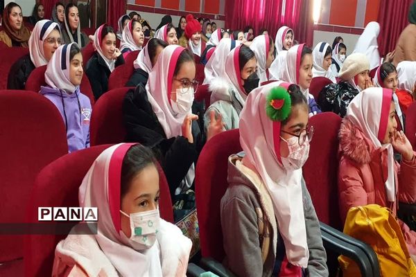 جشنواره یلدا با حضور دانش‌آموزان در کانون فرهنگی تربیتی رضوان محمودآباد