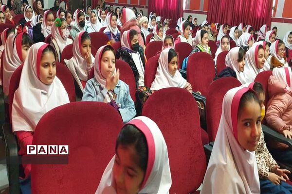 جشنواره یلدا با حضور دانش‌آموزان در کانون فرهنگی تربیتی رضوان محمودآباد
