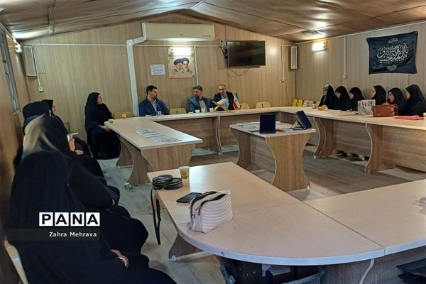 نشست علمی پژوهشی در فرهنگسرای طاووسیه