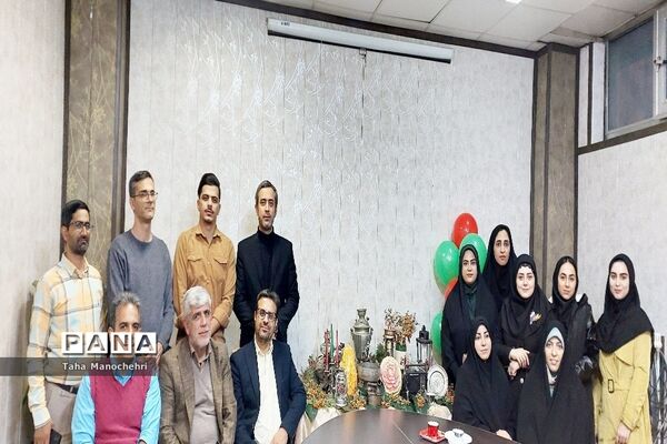 جلسه‌ شورای آموزگاران آموزشگاه علامه طباطبایی پیشوا با طعم یلدا