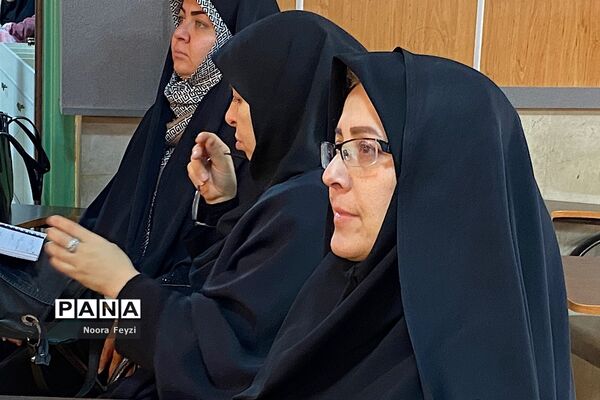 ‌جلسه تبیین ‌طرح امین و برنامه‌‌ فراگیر پرورشی در ‌شهرری