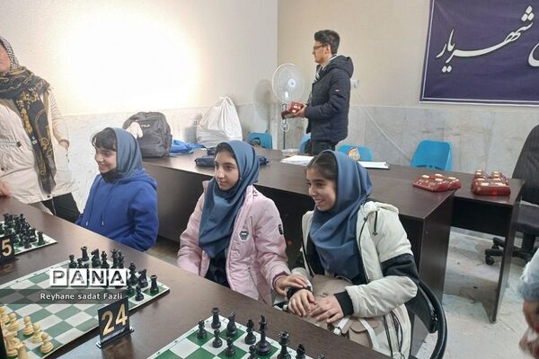 مسابقات شطرنج بین مدارس متوسطه اول شهرستان شهریار