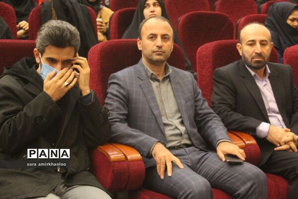 نمایشگاه دستاوردهای دانش‌آموزان هنرستانی در گلوگاه