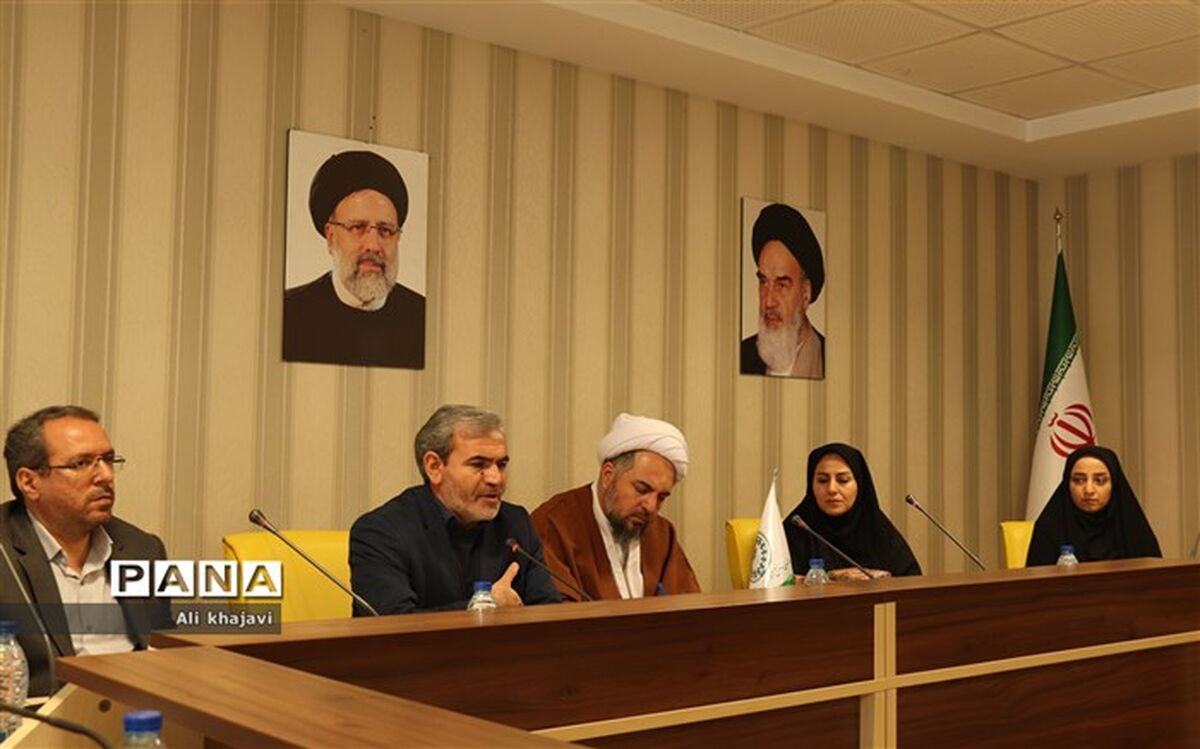 فعالیت مشارکتی‌ دانش‌آموزان به‌عنوان عنصری مهم در آموزش‌و‌پرورش مورد تاکید است