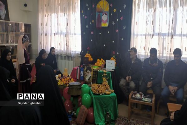 دورهمی یلدایی دانش‌آموزان در کانون شهید‌توافقی