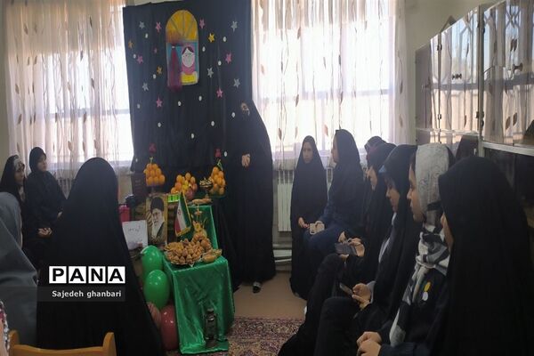 دورهمی یلدایی دانش‌آموزان در کانون شهید‌توافقی