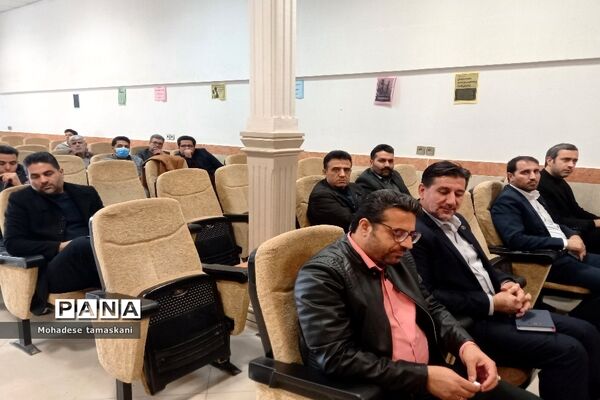 مراسم گرامیداشت معلمان و دانش‌آموزان پژوهشگر در شهرستان پیشوا