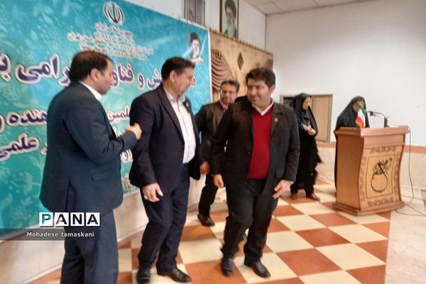 مراسم گرامیداشت معلمان و دانش‌آموزان پژوهشگر در شهرستان پیشوا