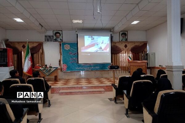 مراسم گرامیداشت معلمان و دانش‌آموزان پژوهشگر در شهرستان پیشوا