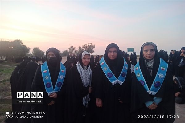 بازدید دانش‌آموزان راهیان نور از منطقه عملیاتی فتح‌المبین