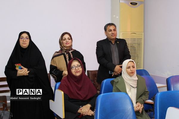 تجلیل از دانش‌آموزان برگزیده چهارمین دوره مسابقات علمی پژوهشی  شهرستان بوشهر