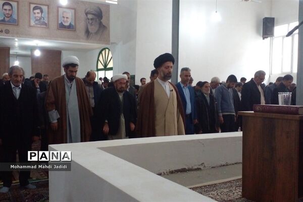 اقامه نماز جمعه نصیر شهر در مسجد قمر بنی هاشم