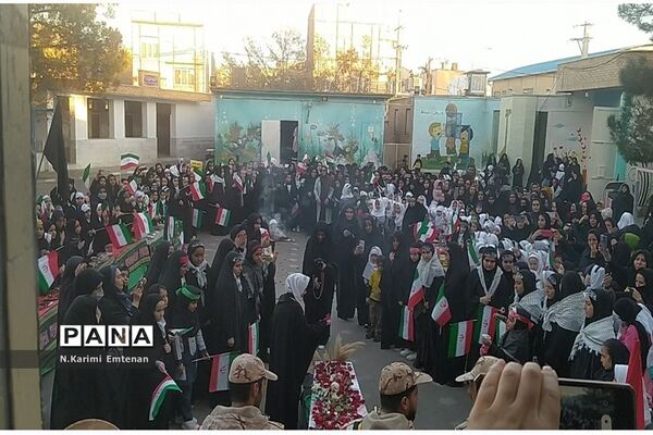 جلوه‌هایی از ارادت دانش‌آموزان مدارس قم به اهل بیت(ع) و شهدا-3