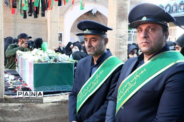 جلوه‌هایی از حضور نوجوانان و جوانان در مراسم وداع با لاله‌های فاطمی