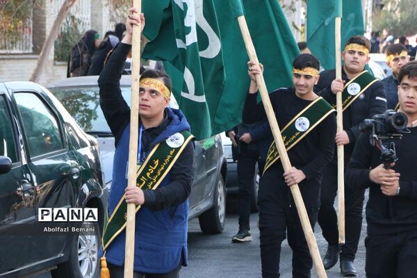جلوه‌هایی از حضور نوجوانان و جوانان در مراسم وداع با لاله‌های فاطمی