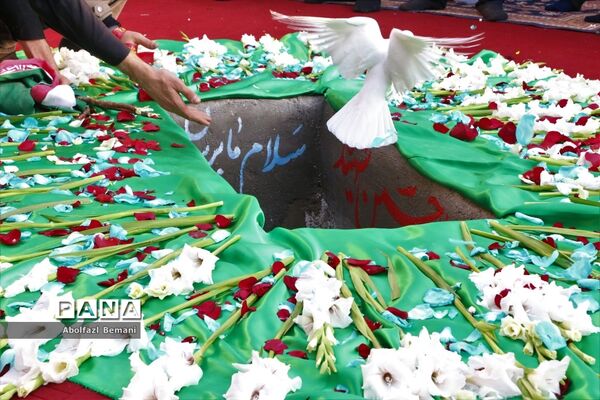جلوه‌هایی از حضور نوجوانان و جوانان در مراسم وداع با لاله‌های فاطمی