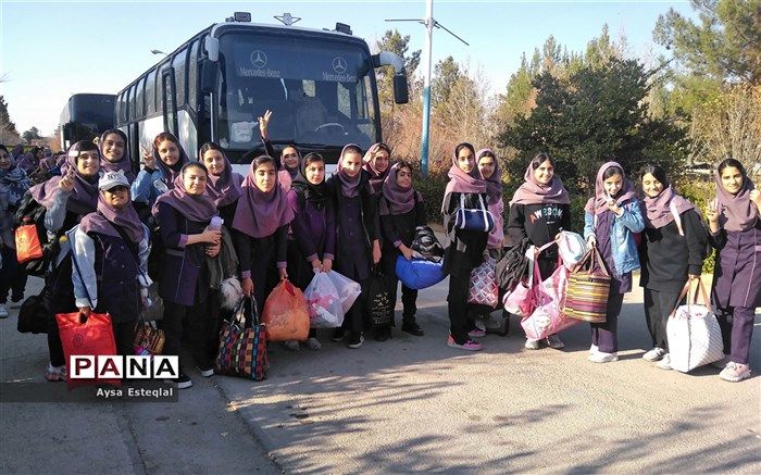 اردوی شبانه‌روزی دانش‌آموزان دبستان معارف۶ ناحیه۳ شیراز در اردوگاه دستغیب/فیلم