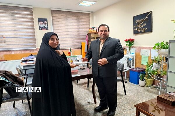 تقدیر از مدارس فعال در جذب تشکیلات پیشتازان منطقه ۱۰