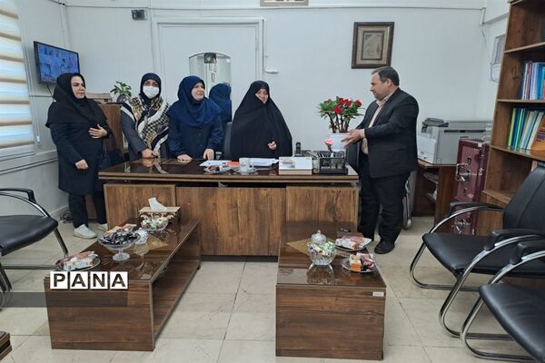 تقدیر از مدارس فعال در جذب تشکیلات پیشتازان منطقه ۱۰