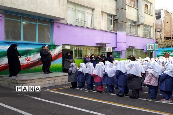 تقدیر از مدارس فعال در جذب تشکیلات پیشتازان منطقه ۱۰