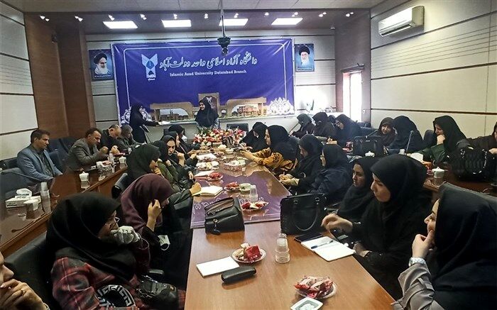 سمینار علمی پژوهشی مشاوران و رابطان مدارس ناحیه ۴ اصفهان/فیلم