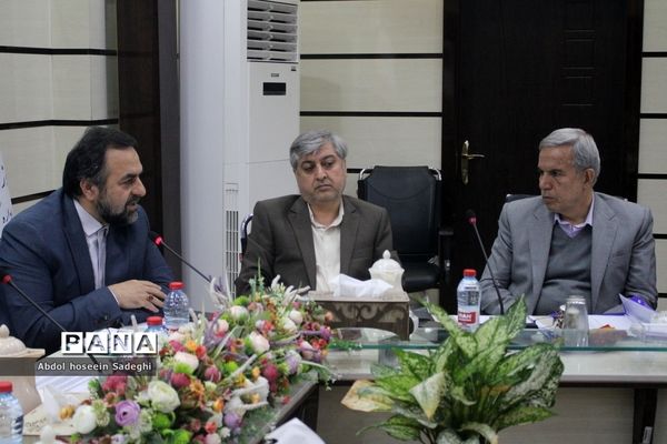 نشست تبیین برنامه‌ها و سیاست‌های صندوق ذخیره فرهنگیان در بوشهر