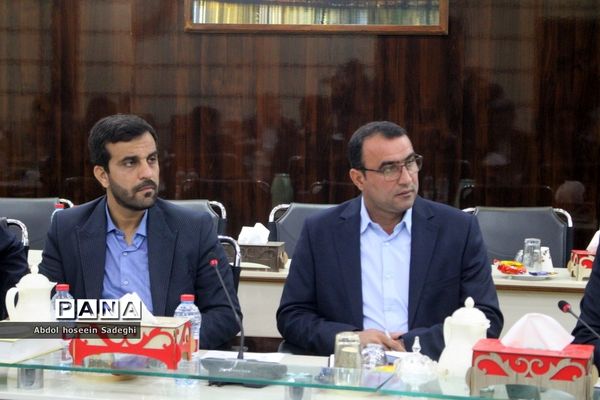 نشست تبیین برنامه‌ها و سیاست‌های صندوق ذخیره فرهنگیان در بوشهر