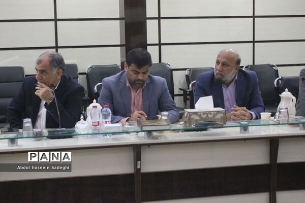 نشست تبیین برنامه‌ها و سیاست‌های صندوق ذخیره فرهنگیان در بوشهر
