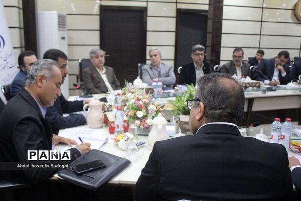 نشست تبیین برنامه‌ها و سیاست‌های صندوق ذخیره فرهنگیان در بوشهر