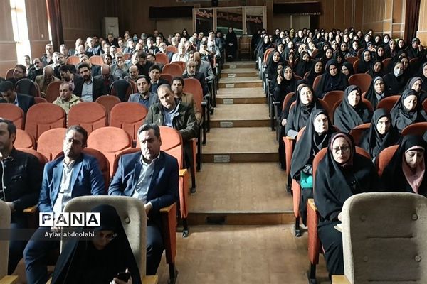 جلسه هم‌اندیشی مدیران مدارس قرچک و پیشوا در شهرستان قرچک