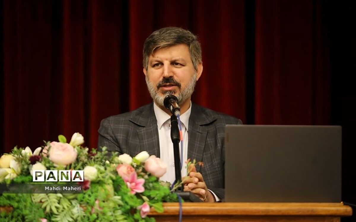 سپردن کار به دانش‌آموزان را باید در دستورکار قرار داد