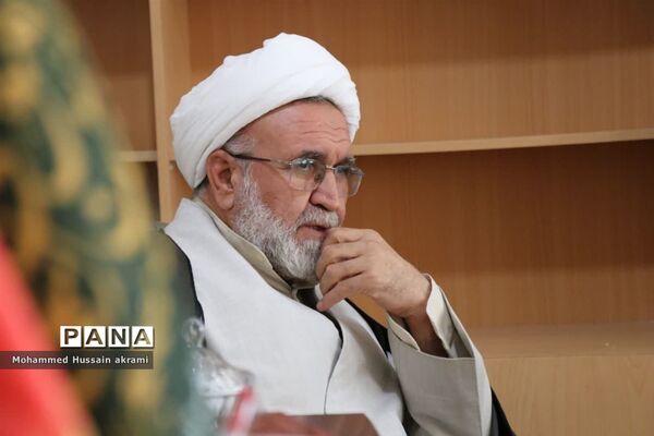 دیدار آموزشیاران نهضت سواد آموزی ابرکوه  با امام جمعه