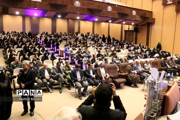 مراسم تقدیر از برگزیدگان جشنواره ملی فیلمنامه نویسی در قم