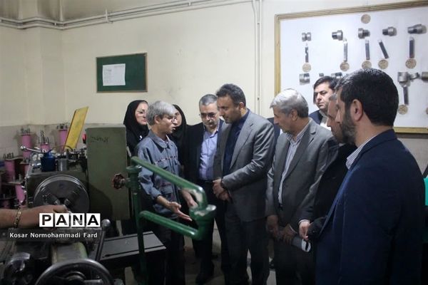 بازدید معاون وزیر کار ازمراکز فنی و حرفه‌ای اسلامشهر