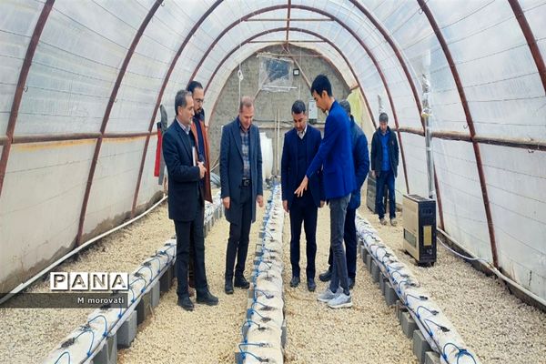 بازدید از کاشت قارچ و  گلخانه کاشت و پرورش خیار در هنرستان کشاورزی هاشمی نژاد شهر آشخانه