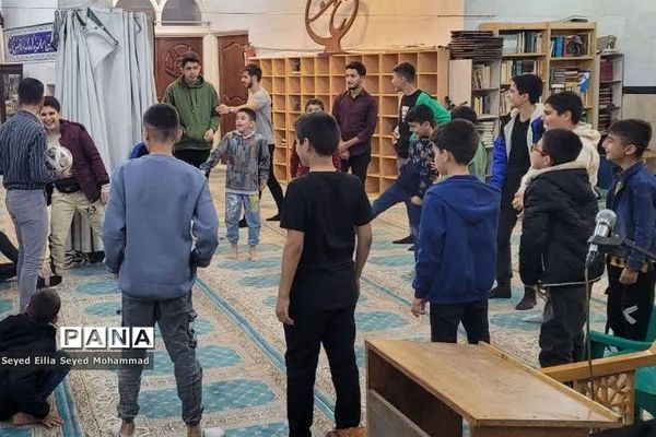 برگزاری کلاس‌های تربیتی برای دانش‌آموزان منتخب در پایگاه بسیج شهید باقری