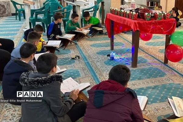 برگزاری کلاس‌های تربیتی برای دانش‌آموزان منتخب در پایگاه بسیج شهید باقری