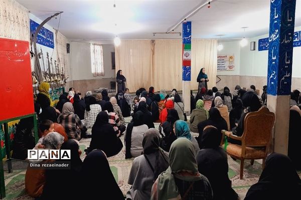 برگزاری جلسه انجمن‌ اولیا و مشاور خانواده در مدرسه شهدای‌ هسته‌ای ‌قرچک