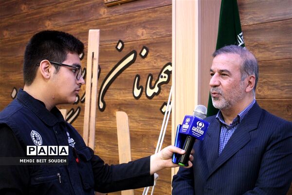 آیین رونمایی از مجموعه کتاب ره‌نامه رهبر معظم انقلاب