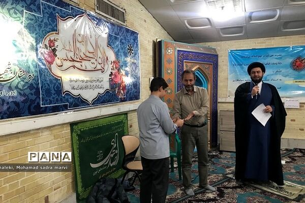 حضور پرشور دانش‌آموزان در نماز جماعت مدارس ناحیه 2 شهرری