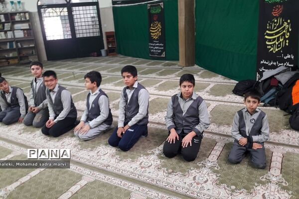 حضور پرشور دانش‌آموزان در نماز جماعت مدارس ناحیه 2 شهرری