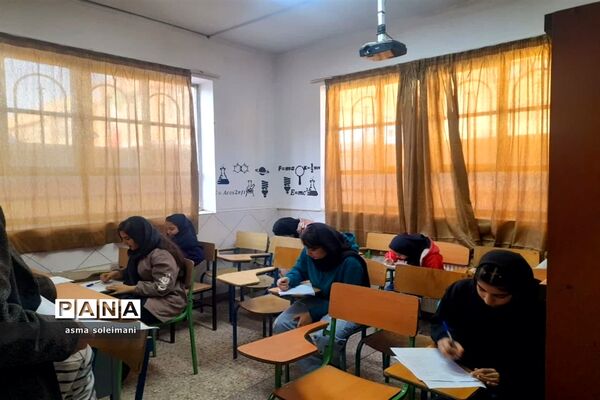 برگزاری فینال مسابقه حفظ حافظ در پژوهش‌سرای شهید احمدی روشن