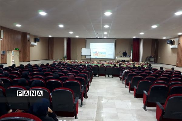 بازدید سرگروه های آموزشی و کارگاهی مقطع ابتدایی استانی از مدارس شادگان