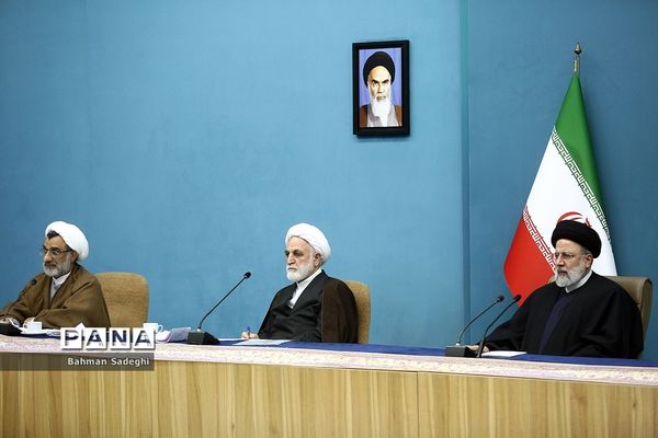 جلسه شورای عالی انقلاب فرهنگی