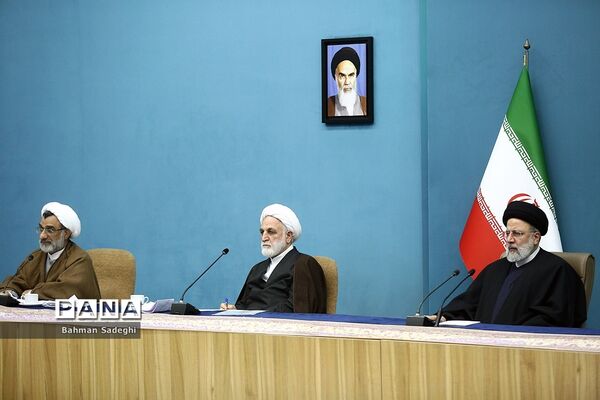 جلسه شورای عالی انقلاب فرهنگی