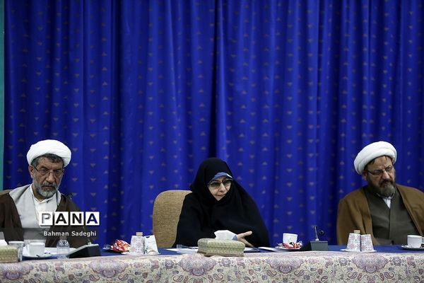 جلسه شورای عالی انقلاب فرهنگی