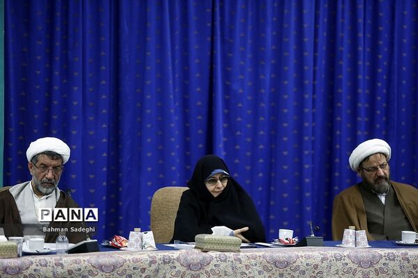 جلسه شورای عالی انقلاب فرهنگی
