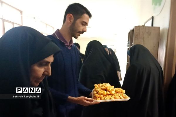 شمیم عطر حضور شهید گمنام در اداره آموزش و پرورش ناحیه ۵ اصفهان