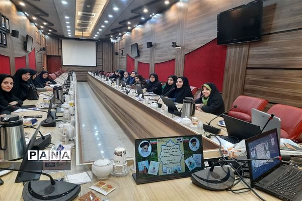 نشست تخصصی دبیرخانه استانی گروه آموزشی درس تفکر و سبک زندگی شهرستان های تهران