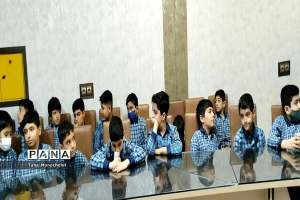 تقدیر از دانش‌آموزان پژوهشگر در زمینه علمی و فرهنگی و مقاله‌نویس آموزشگاه علامه‌طباطبایی